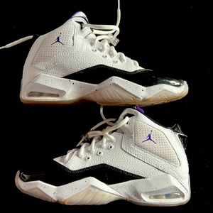 Jordan sz 7 women’s 8.5